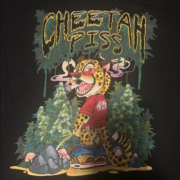 Green and Black Graphic Short Sleeve Tee - Picture 2 of 6